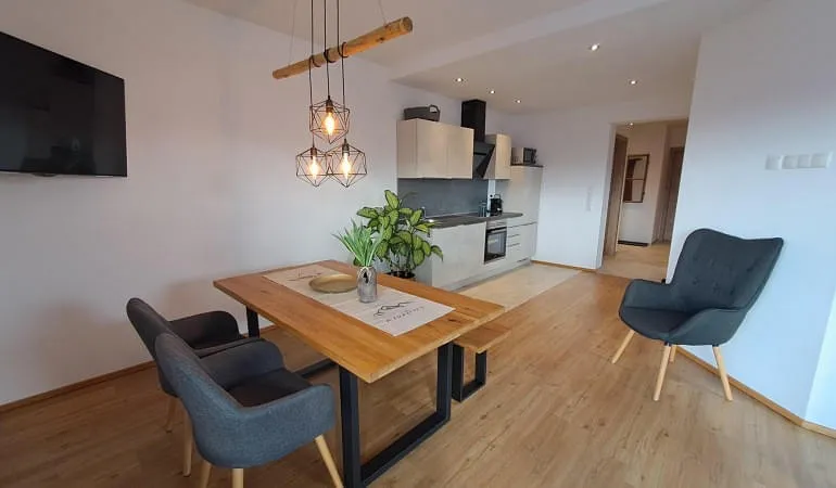 Appartement-Hahnenkamm-bis-4-Personen-73m-+-30m-Terrasse Appartement-Hahnenkamm-bis-4-Personen-73m-+-30m-Terrasse